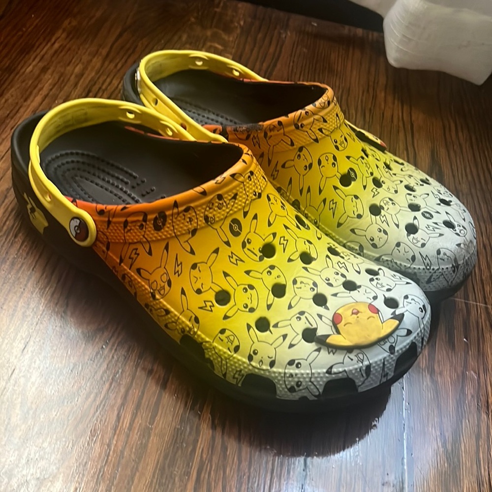 Pokémon Pikachu Crocs
